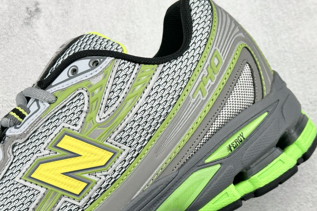 220 New Balance NB740 英产 轻便复古休闲运动跑步鞋 MR740GB