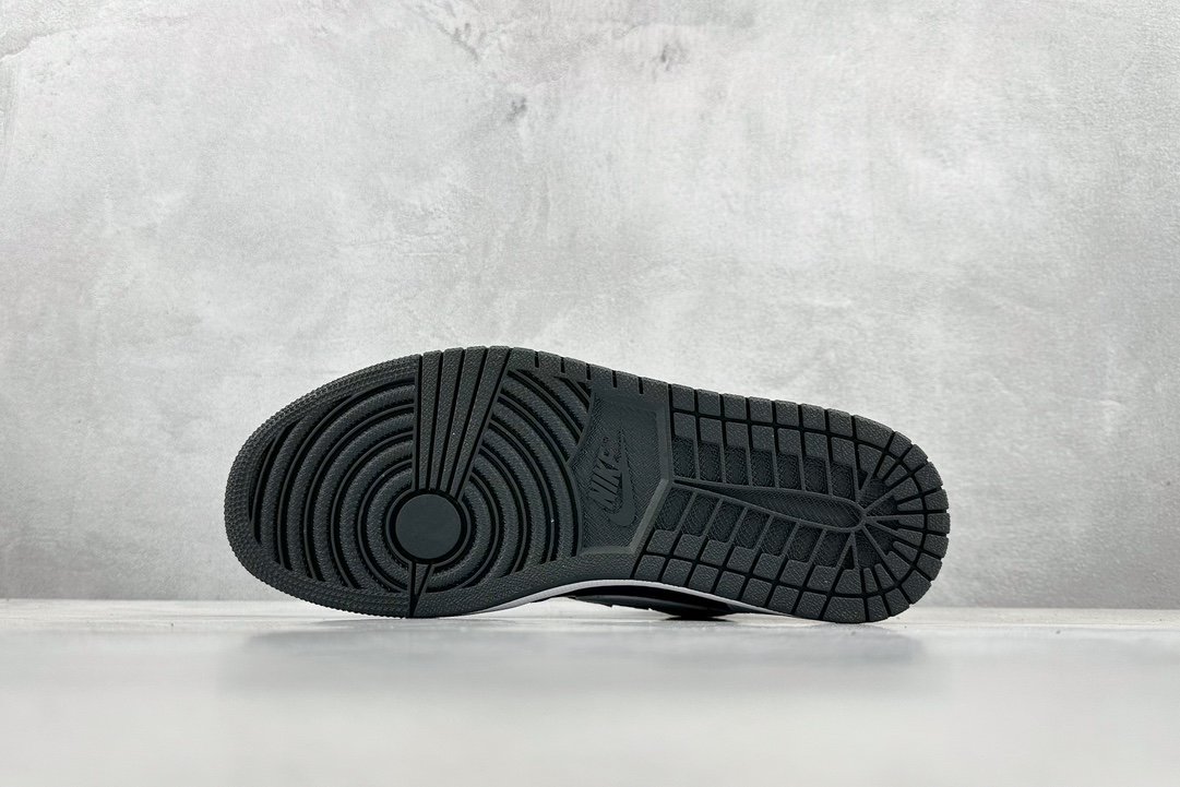 JordanAJ1RetroHighOG反转白黑#原鞋原楦头纸板开发确保原汁原味完美呈现一代版型1:1鞋