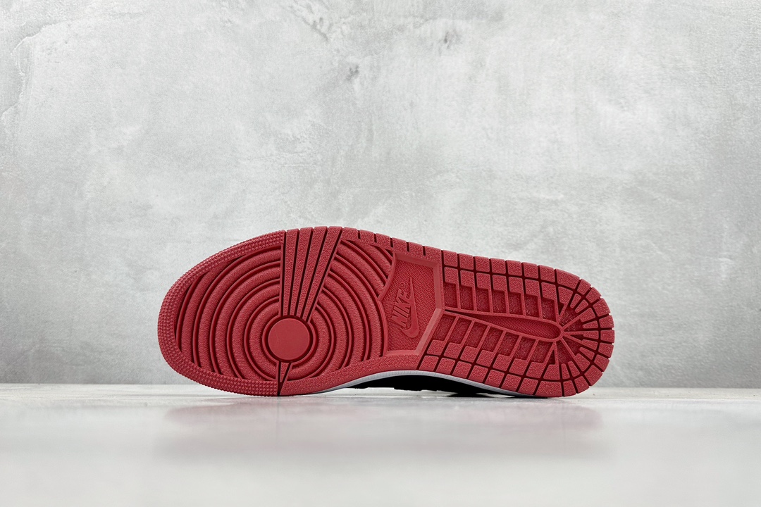 JordanAJ1RetroHighOG黑红#原鞋原楦头纸板开发确保原汁原味完美呈现一代版型1:1鞋头弧
