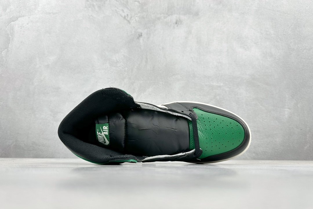 JordanAJ1RetroHighOG黑绿#原鞋原楦头纸板开发确保原汁原味完美呈现一代版型1:1鞋头弧
