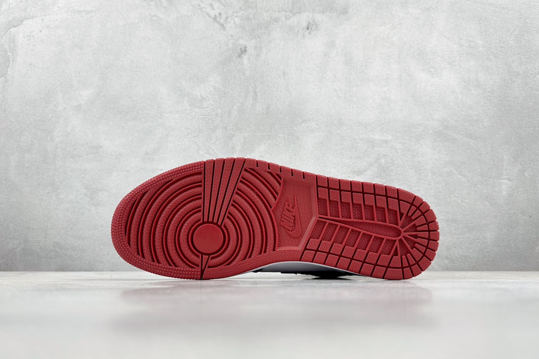 JordanAJ1RetroHighOG芝加哥#原鞋原楦头纸板开发确保原汁原味完美呈现一代版型1:1鞋头
