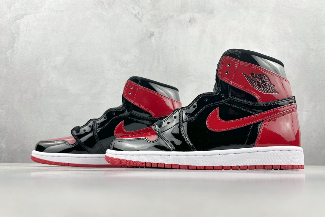 JordanAJ1RetroHighOG漆皮黑红#原鞋原楦头纸板开发确保原汁原味完美呈现一代版型1:1鞋