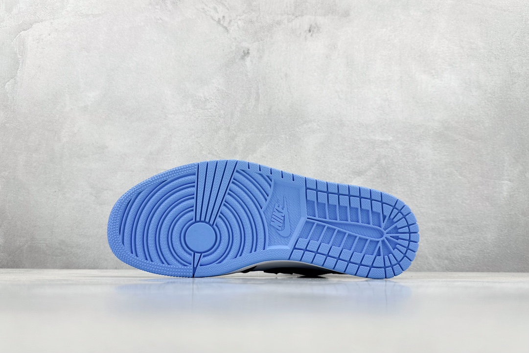 JordanAJ1RetroHighOG黑篮脚趾#原鞋原楦头纸板开发确保原汁原味完美呈现一代版型1:1鞋