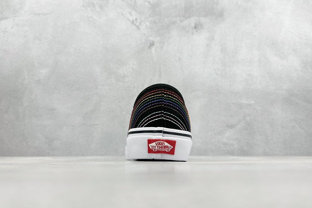 130  Vans Authentic Pride 彩虹系列 万斯低帮休闲板鞋 VN000EE3RNC