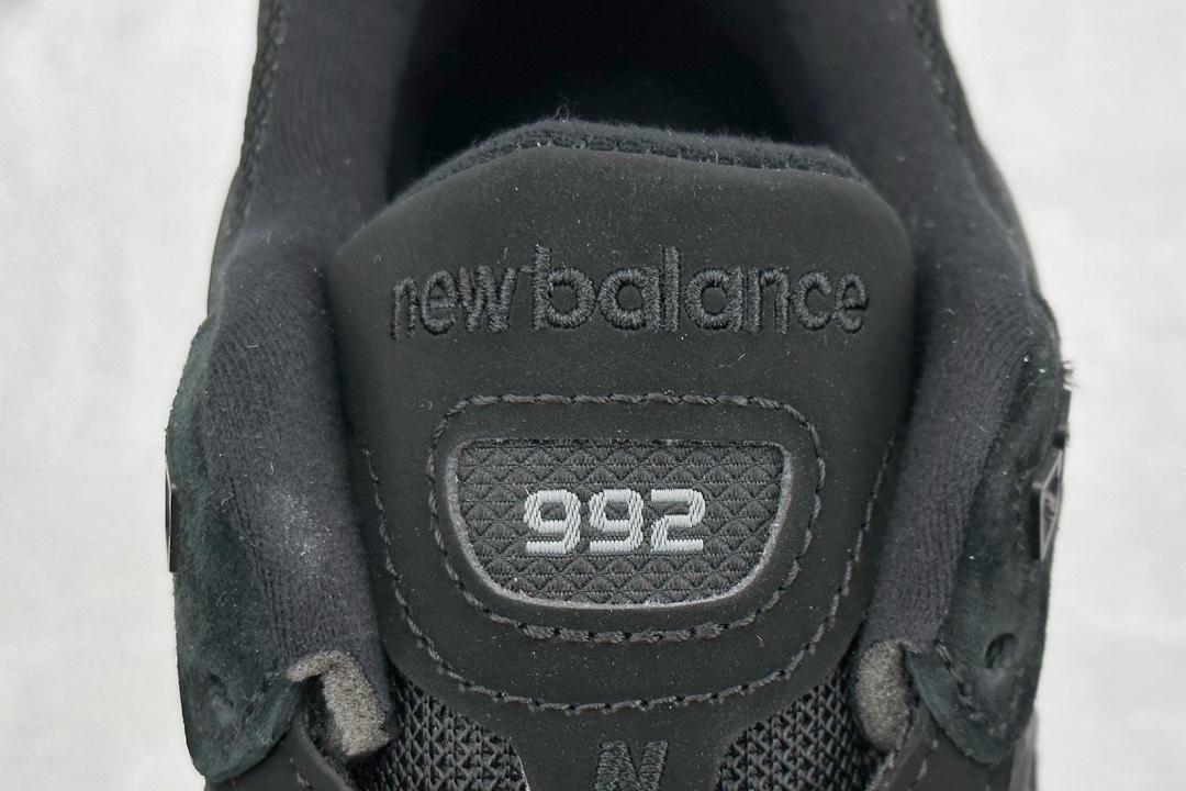 220  R New Balance 992 复古风格 M992EA