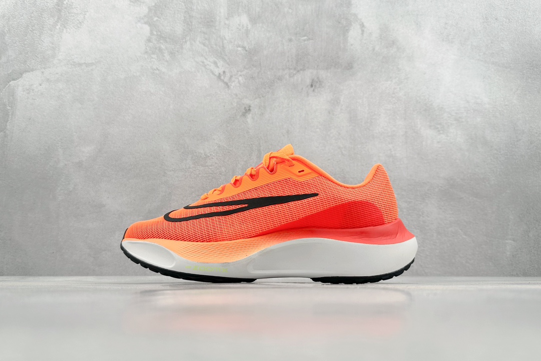 180  XL版 NK Zoom FLY 5 PRM 不可战胜系列轻量飞织低帮休闲运动慢跑鞋 DM8968-800