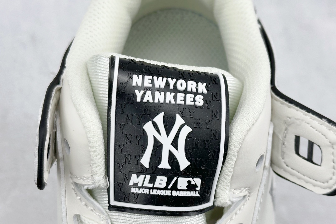 200 NY MLB Chunky Liner 纽约洋基队魔术贴 印花Logo 轻量增高厚底休闲运动鞋