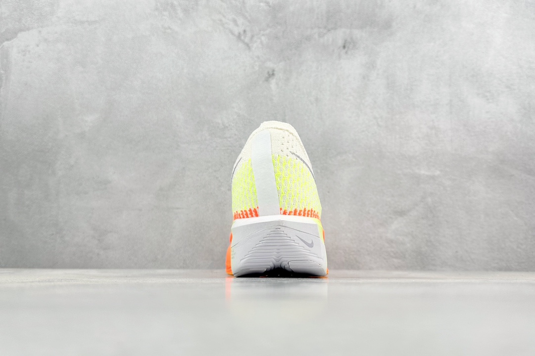 240 Nike ZoomX Vaporfly NEXT%3 减震马拉松跑步鞋  DV4129-101