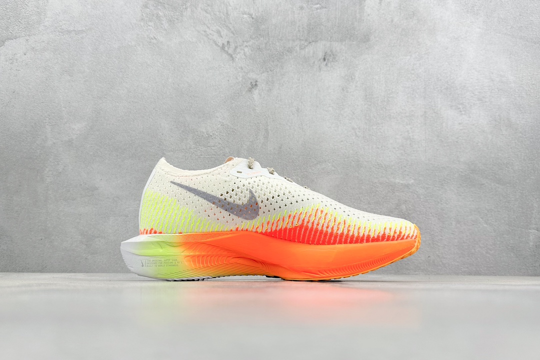 240 Nike ZoomX Vaporfly NEXT%3 减震马拉松跑步鞋  DV4129-101