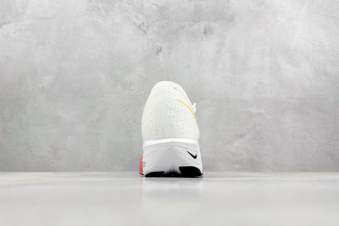 240 Nike ZoomX Vaporfly NEXT%3 减震马拉松跑步鞋 DV4129-500