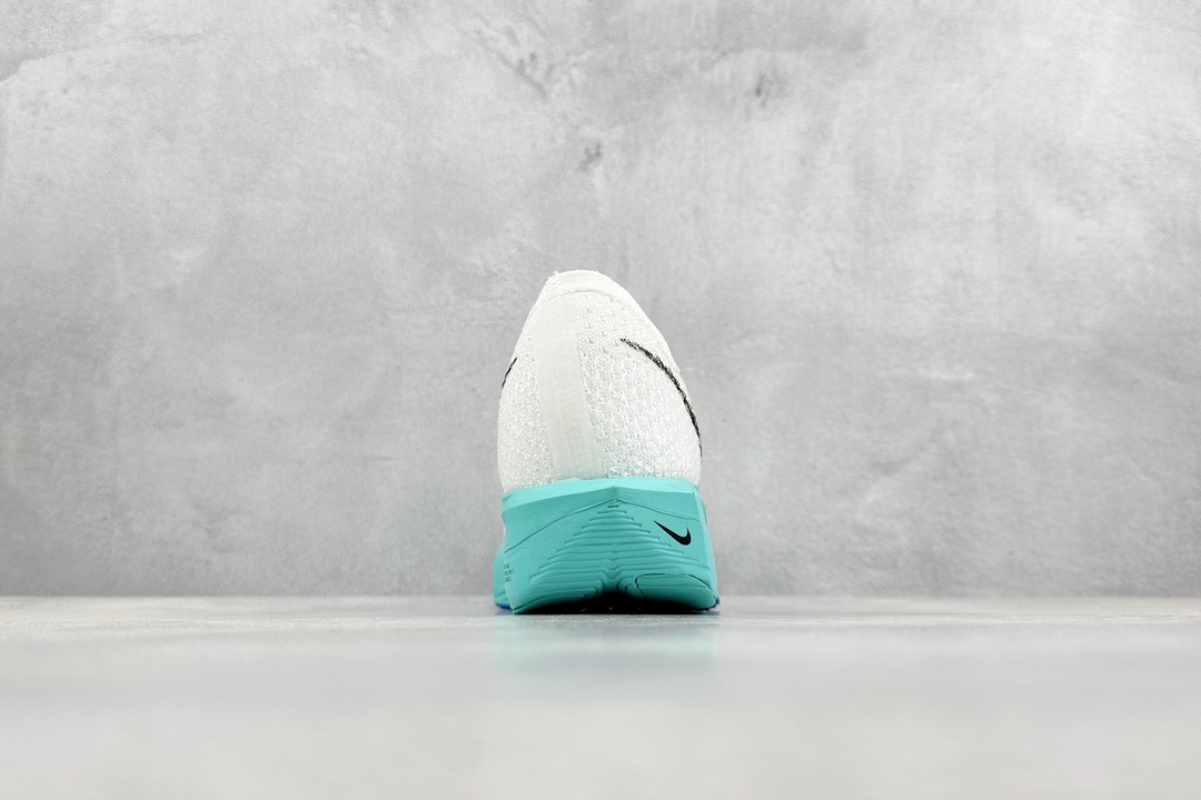 240 Nike ZoomX Vaporfly NEXT%3 减震马拉松跑步鞋 DV4129-102