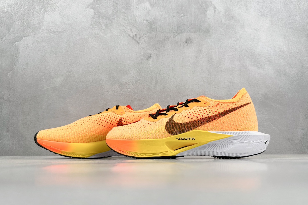 240 Nike ZoomX Vaporfly NEXT%3 减震马拉松跑步鞋 DV4129-800