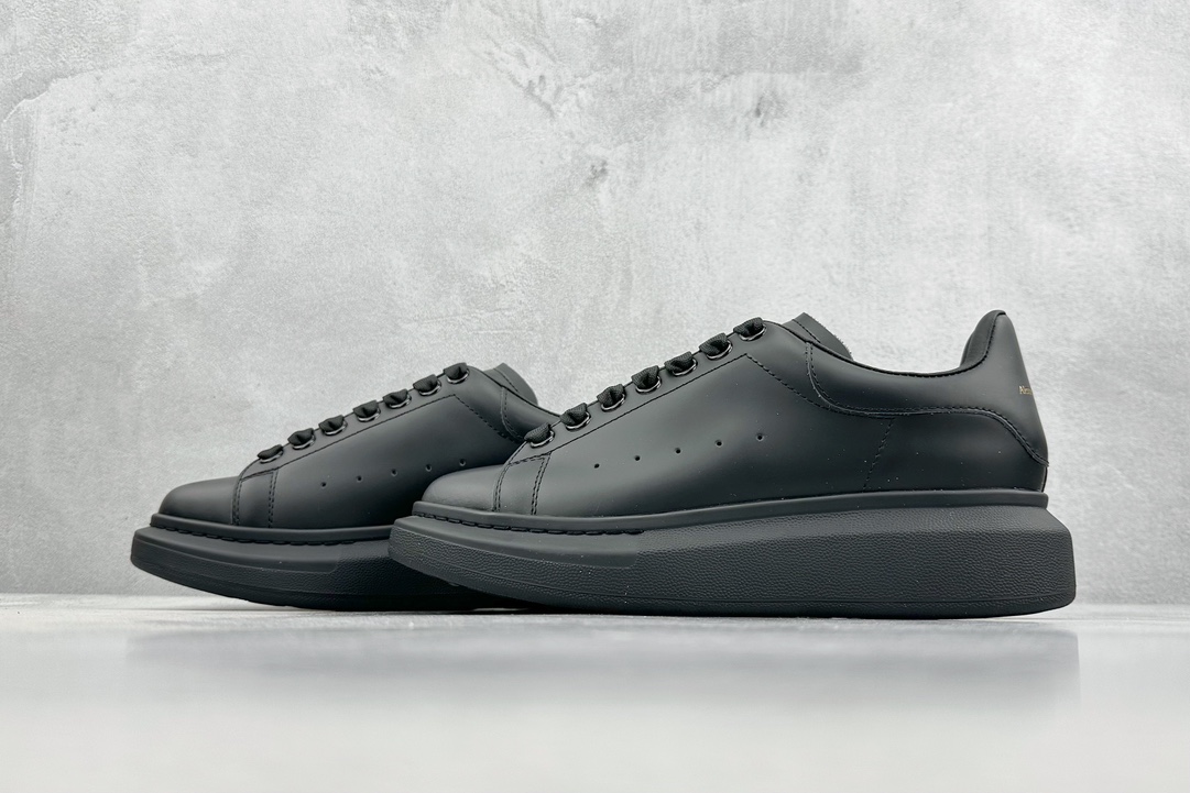 380 W版 顶级纯原 麦昆 低帮厚底板鞋 亚历山大·麦昆Alexander McQueen Oversized Sneakers 低帮时装厚底休闲运动小白板鞋