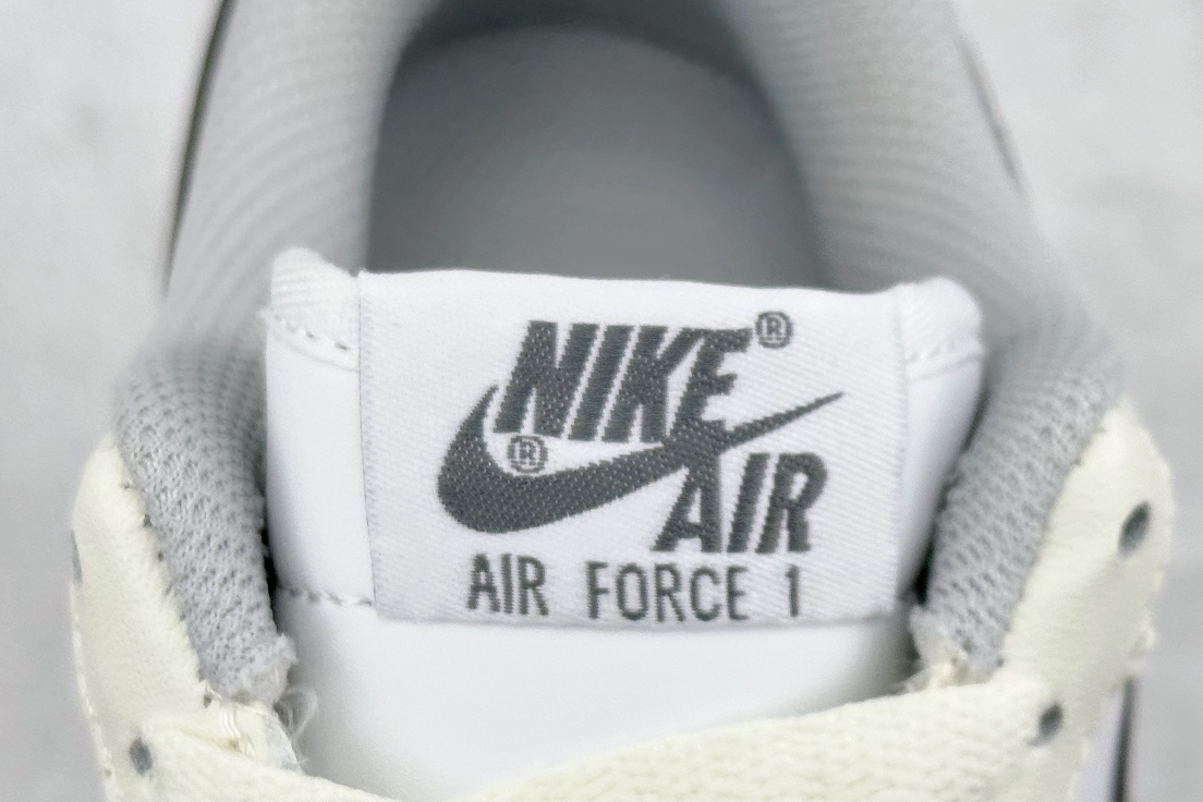 200 Nike Air Force 1 Low 07 米粉酒红勾 HH2322-022