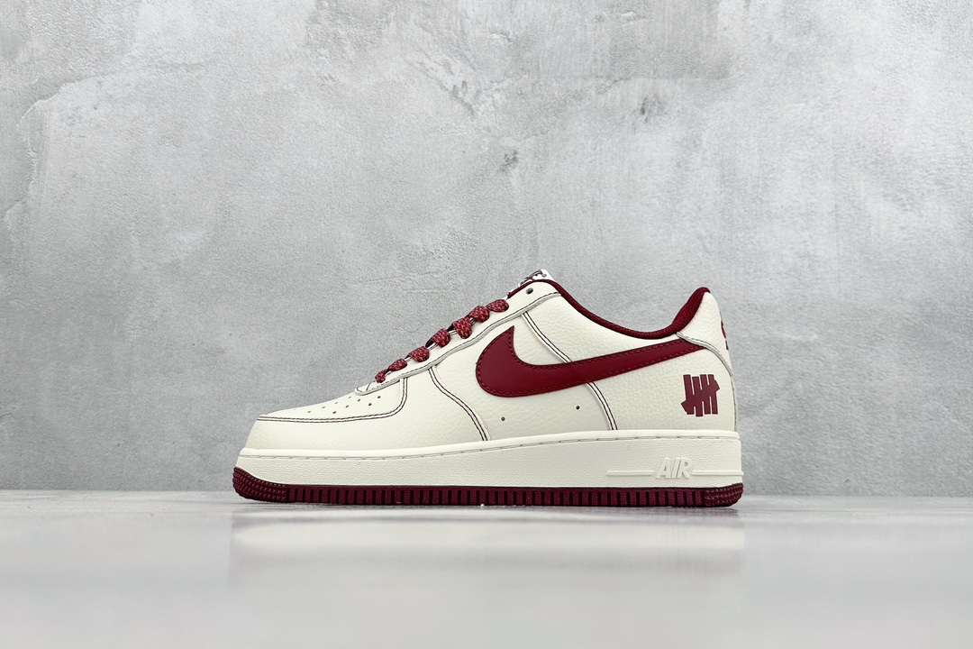 240 Nike Air Force 1 Low 07 x Stussy 斯图西白酒红满天星 UN2395-523