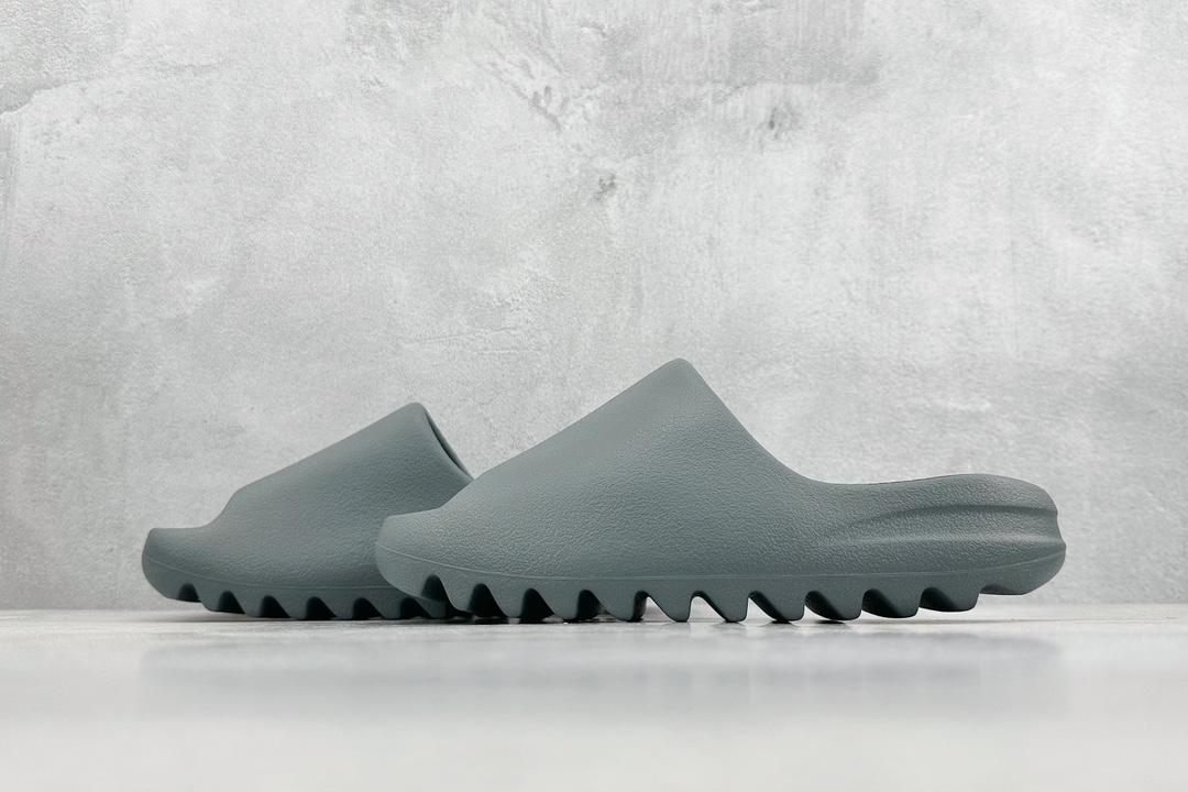 100  GT版 Kanye West x Yeezy Slide ”Resin” 刺灰绿  ID2349