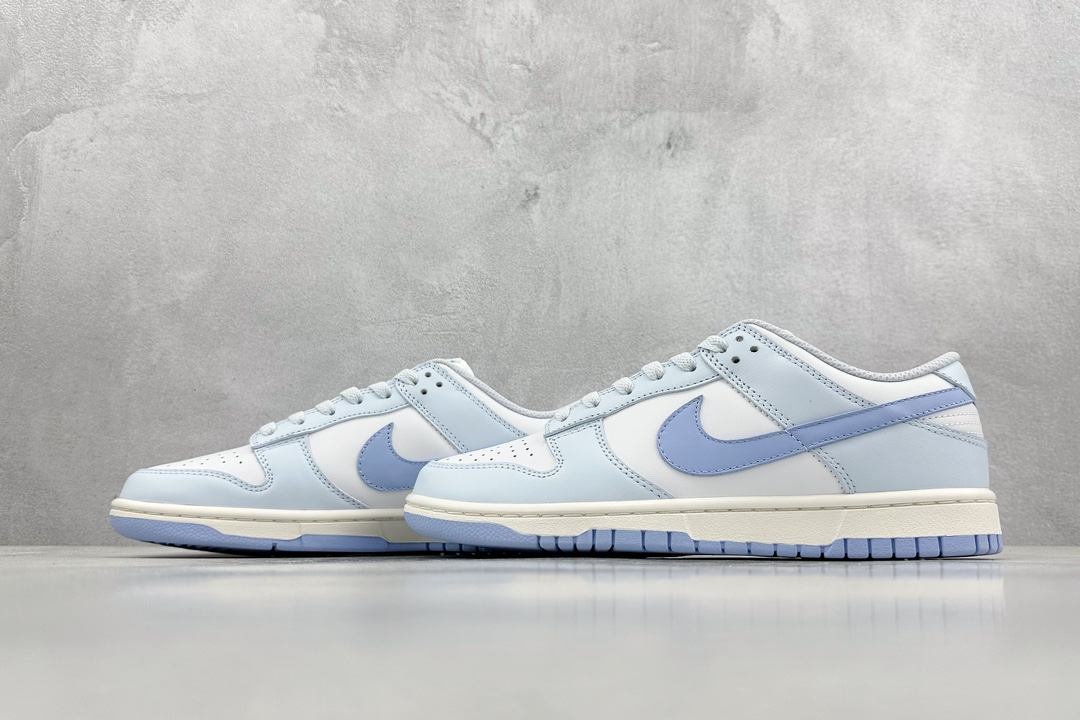 A version of Nk Dunk Low ”Blue Tint” blue and white SB low-top casual sneakers DD1873-400