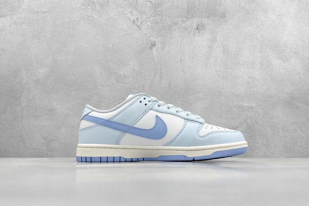 A version of Nk Dunk Low ”Blue Tint” blue and white SB low-top casual sneakers DD1873-400