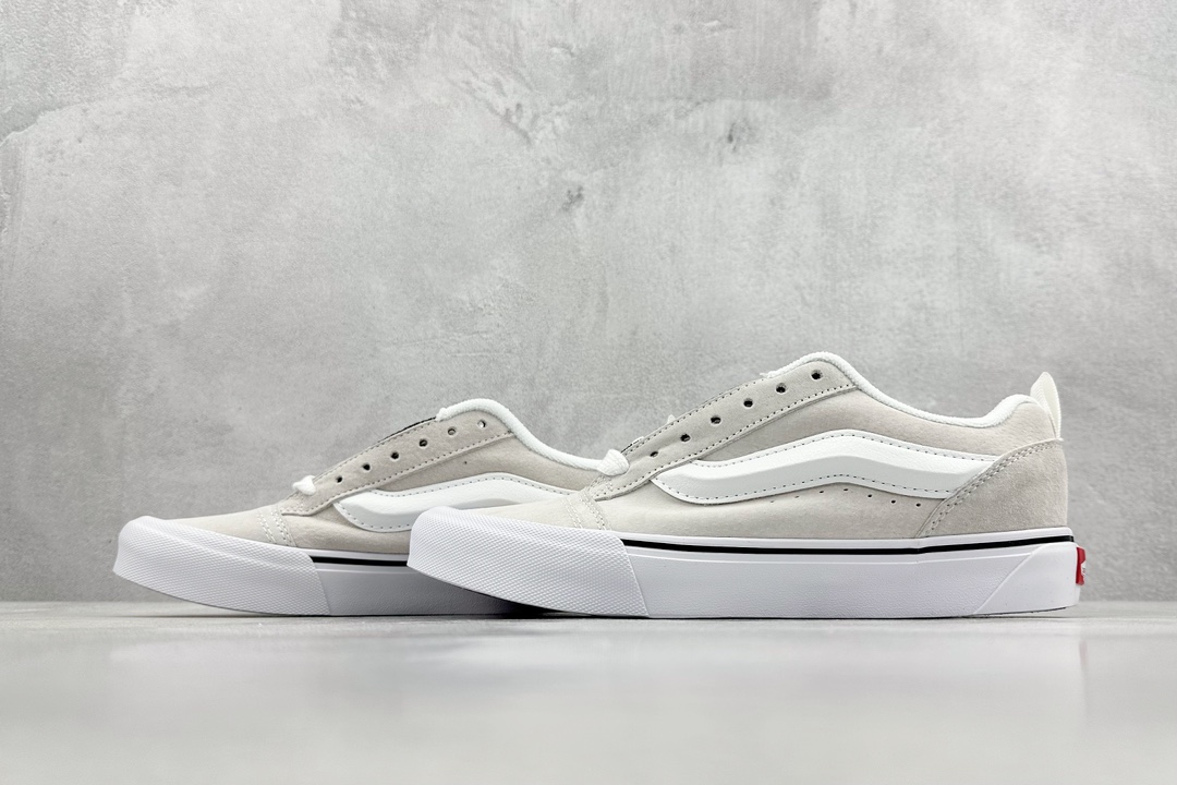 140  Vans Classics Knu Skool 米白黑线条