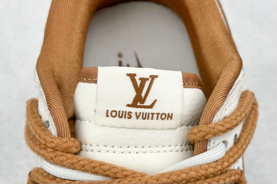 300 Nike SB Dunk Low x Louis Vuitton 灰棕绑带 FC1688-185