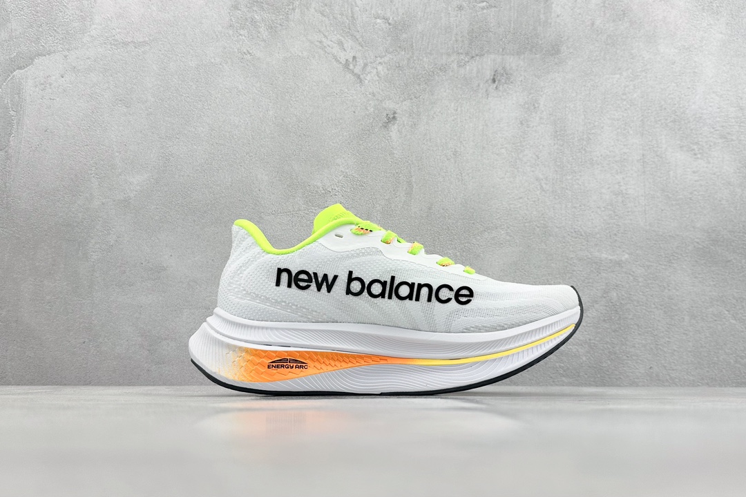 200  New Balance FuelCell 新百伦NB系列超轻量化低帮休闲运动慢跑鞋 MRCXCA3