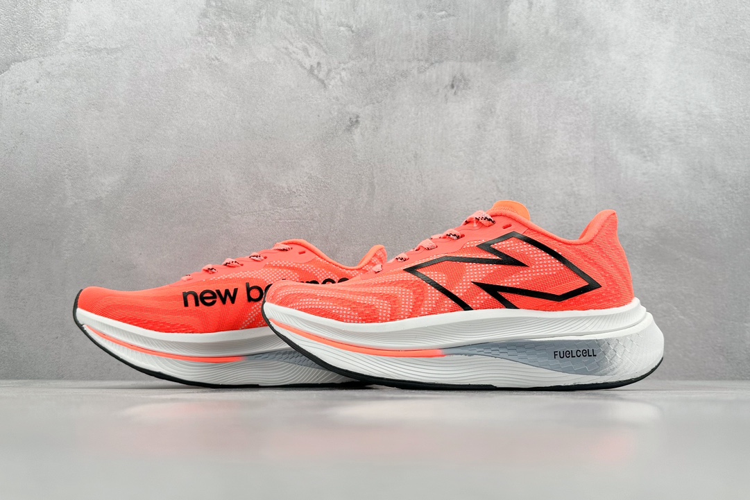 200  New Balance FuelCell 新百伦NB系列超轻量化低帮休闲运动慢跑鞋 WRCXCK3