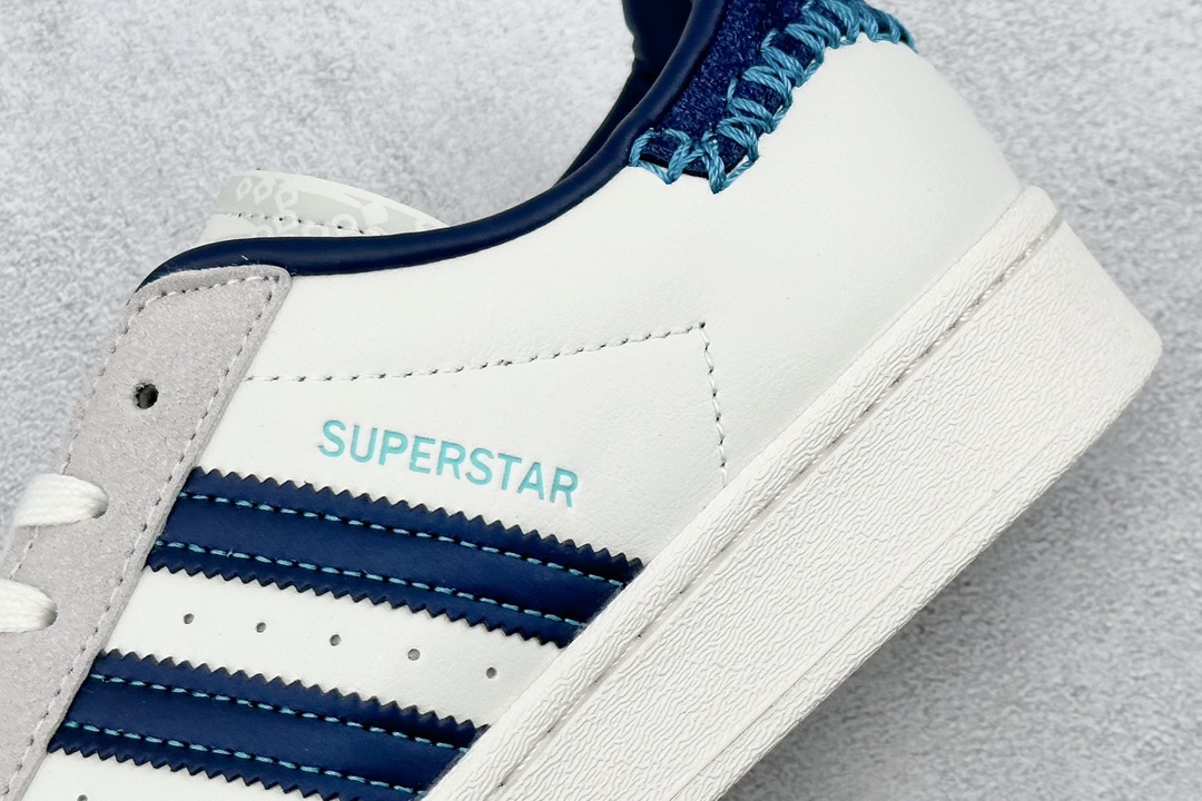 140  Adidas Originals SUPERSTAR W  ID1139