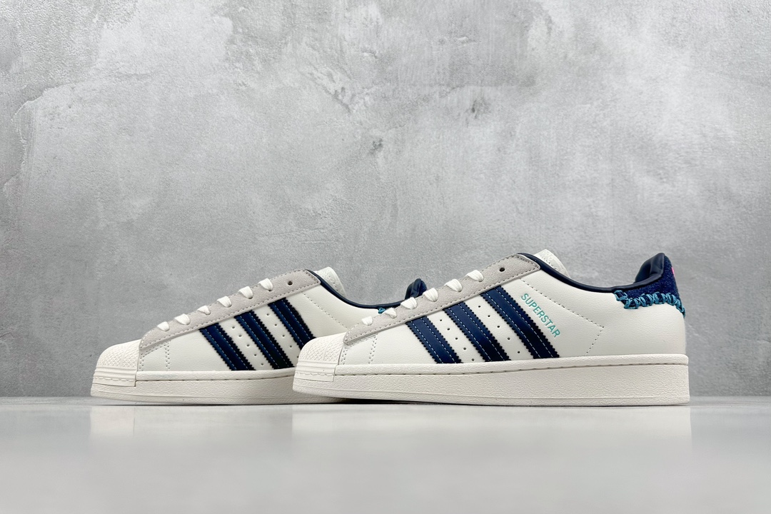 140  Adidas Originals SUPERSTAR W  ID1139