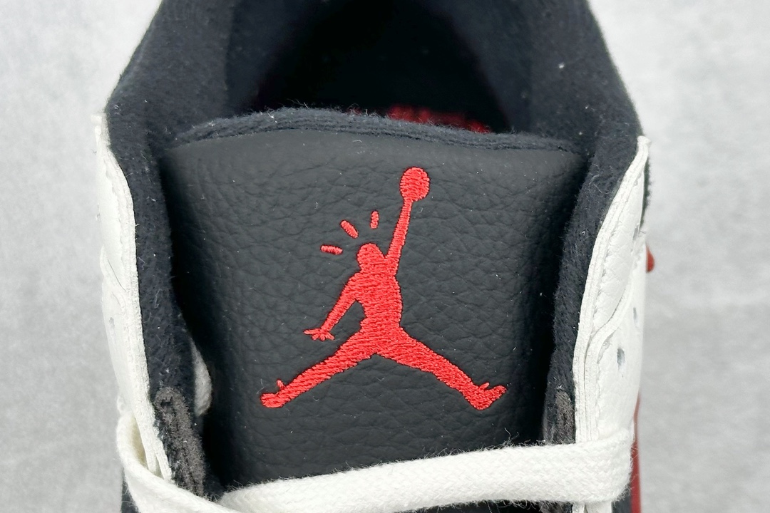 280 PB版 Travis Scott x Jordan Jumpman Jack TR ”UniversityRed” 倒钩 米黑红 FZ8117-101