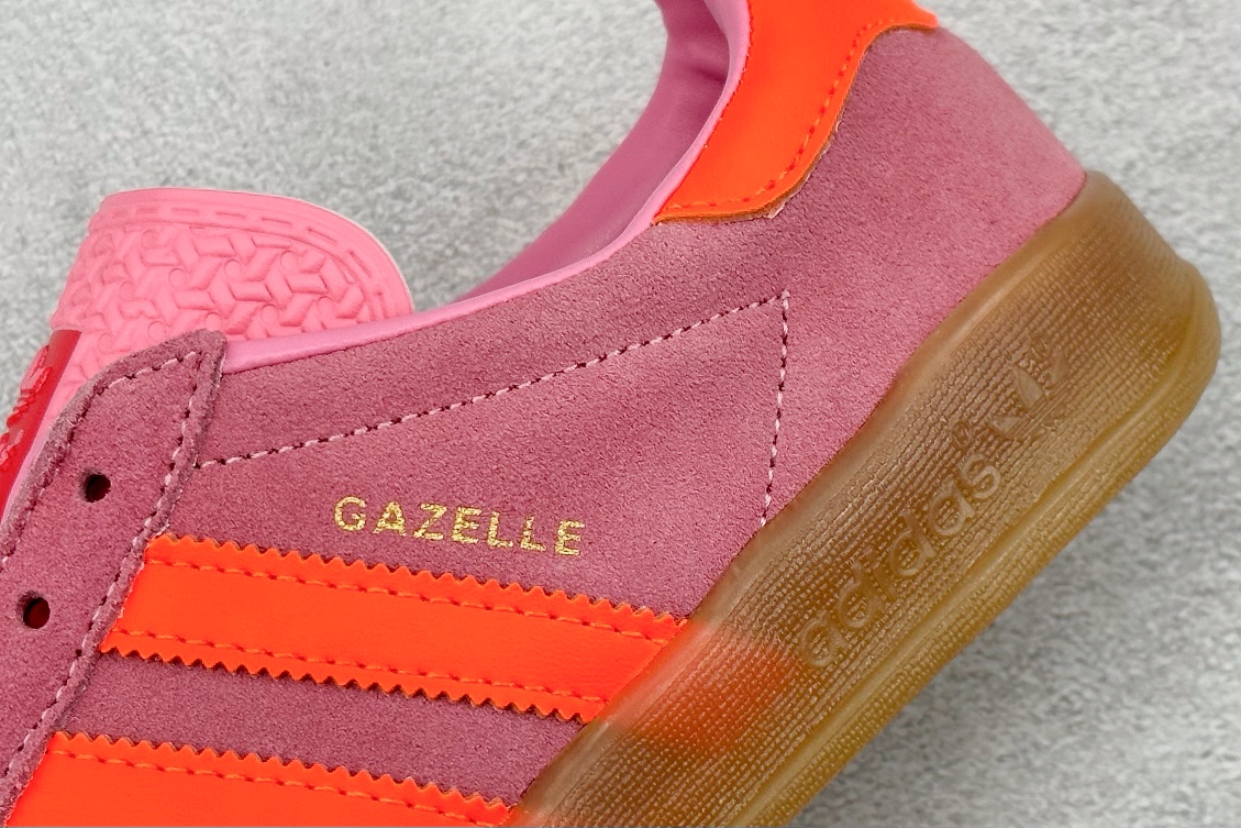 130  Adidas originals Gazelle Indoor 低帮复古轻便休闲板鞋  IE1058