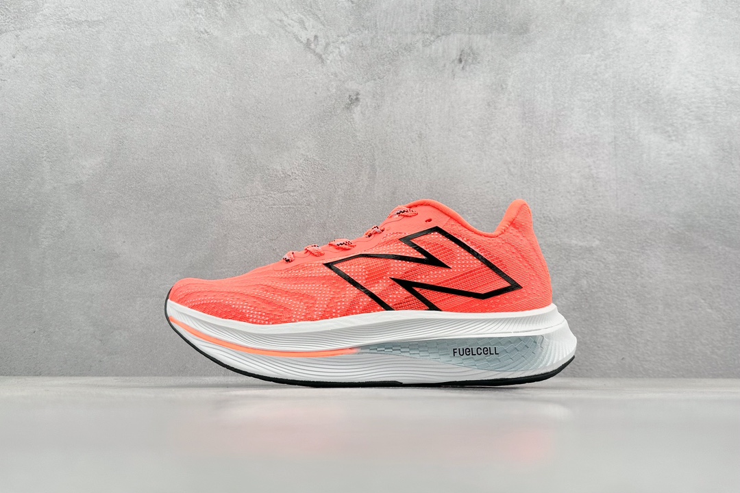 200  New Balance FuelCell SuperComp Trainer V2  新百伦NB系列超轻量化低帮休闲运动慢跑鞋 MRCXCK3