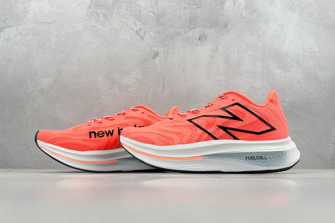 200  New Balance FuelCell SuperComp Trainer V2  新百伦NB系列超轻量化低帮休闲运动慢跑鞋 MRCXCK3