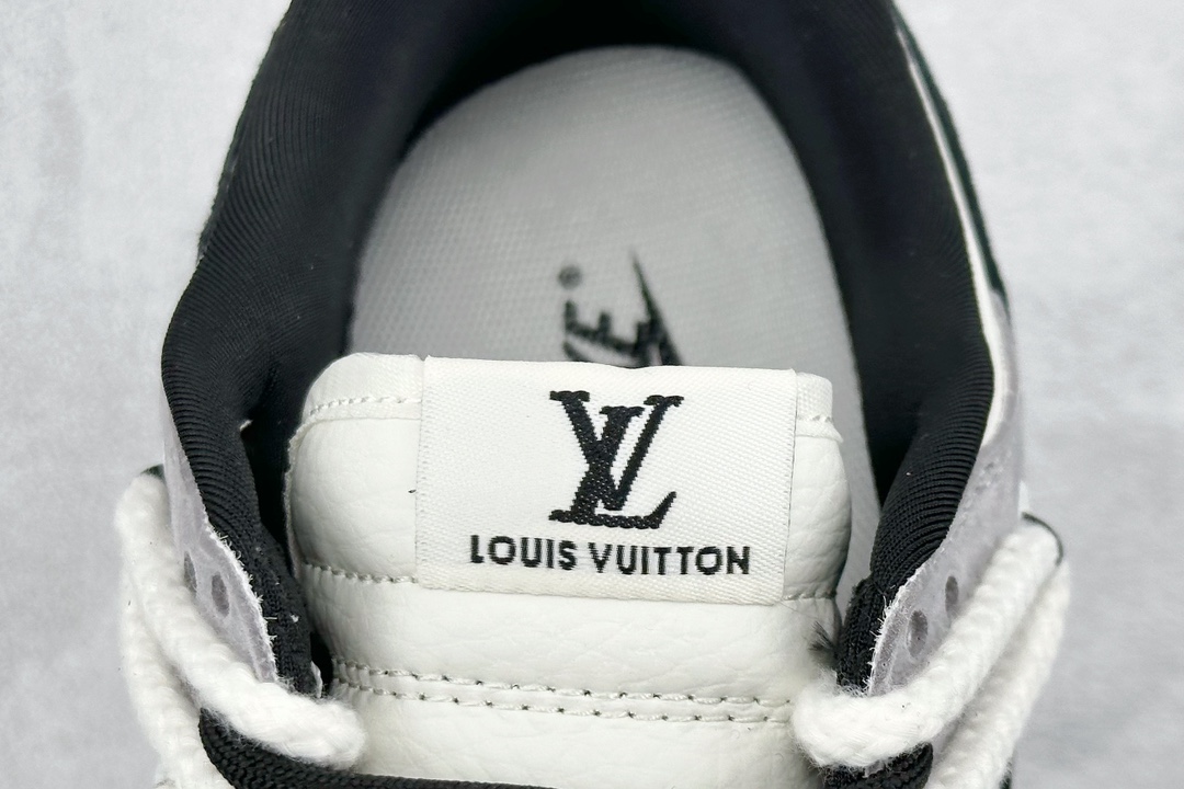 300 Nike SB Dunk Low x Louis Vuitton 米白灰印花 SJ2068-232