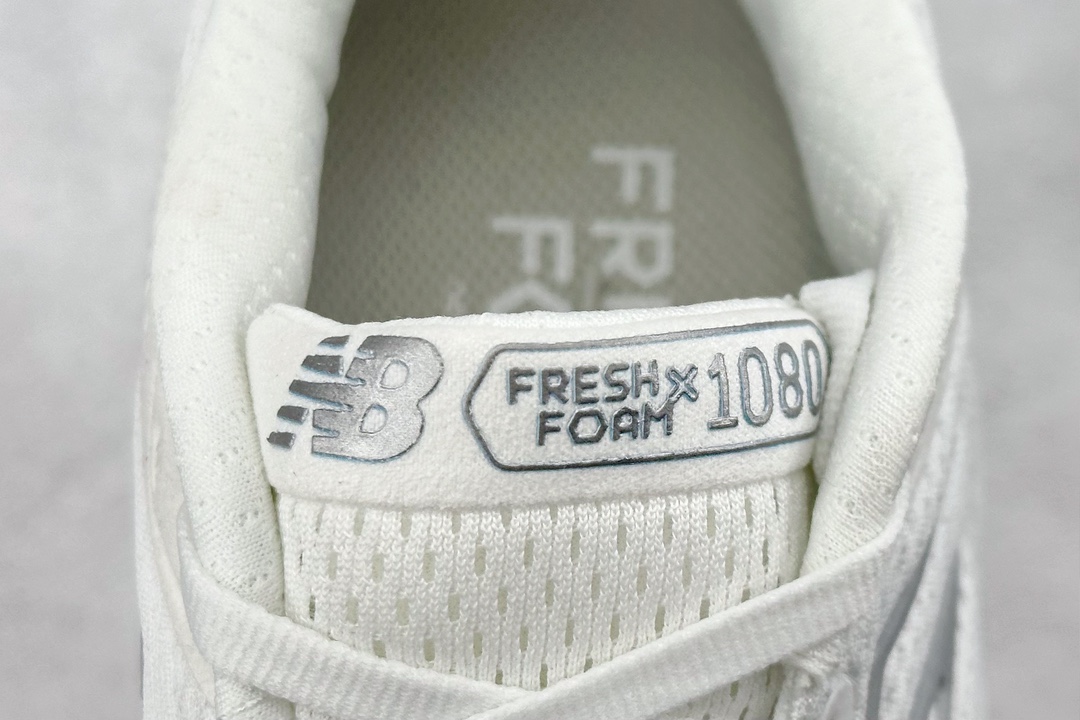 200  New Balance Fresh Foam X 新百伦系列低帮轻量化厚底健身休闲运动慢跑鞋 M1080V13