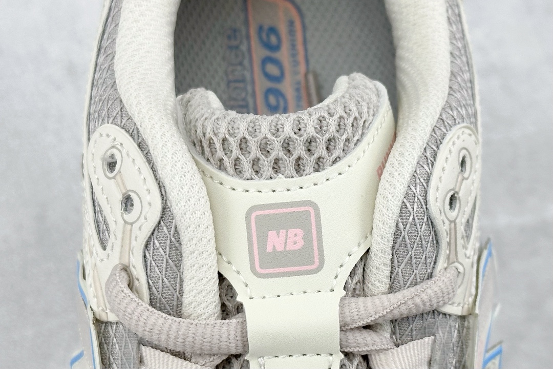 240  New Balance 1906系列复古老爹风休闲运动慢跑鞋 1906NC