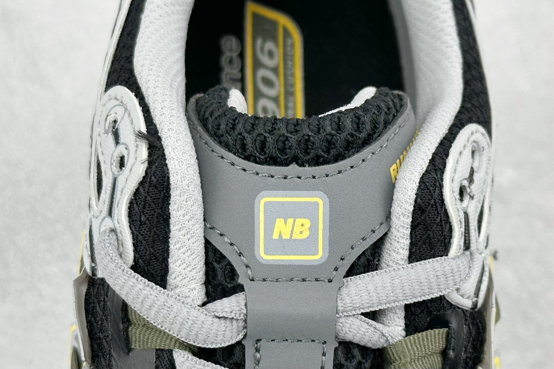 240  New Balance 1906系列复古老爹风休闲运动慢跑鞋 M1906NA