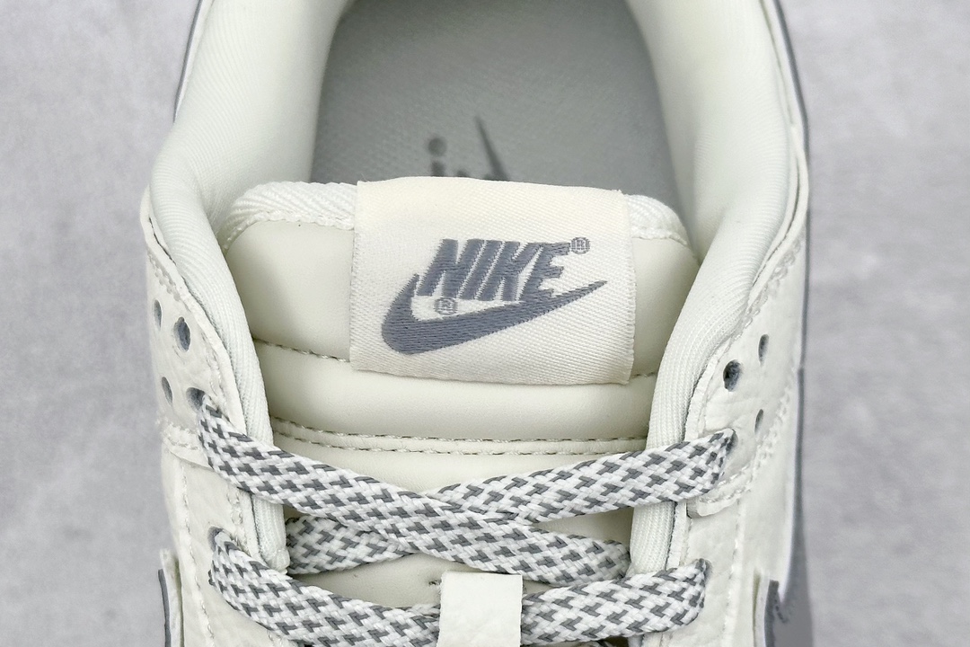 280 Nike SB Dunk Low x Supreme 白灰 XH0923-338