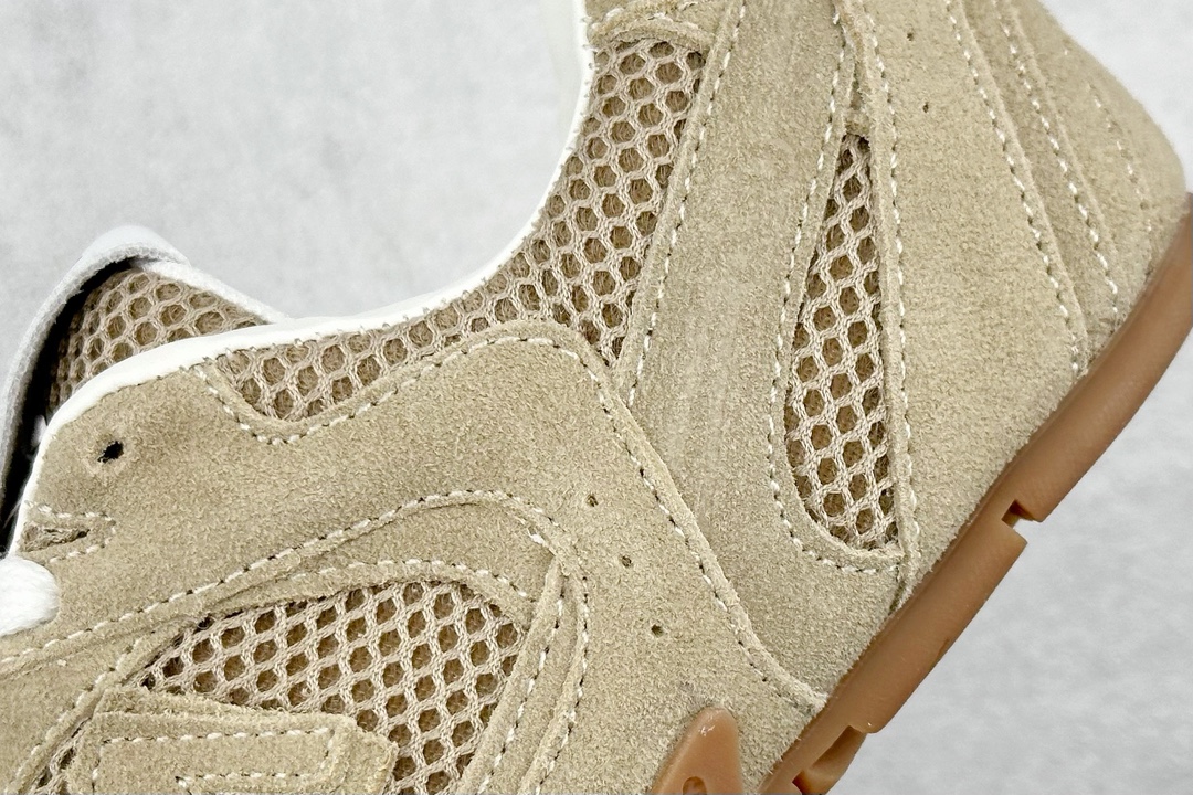 220 私 Miu Miu x New Balance联名款运动鞋 New Balance 530 学院风