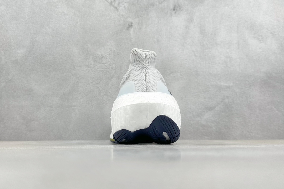 220 终端 RS Ad Ultra Boost Light 23 ID3285 爆米花跑鞋
