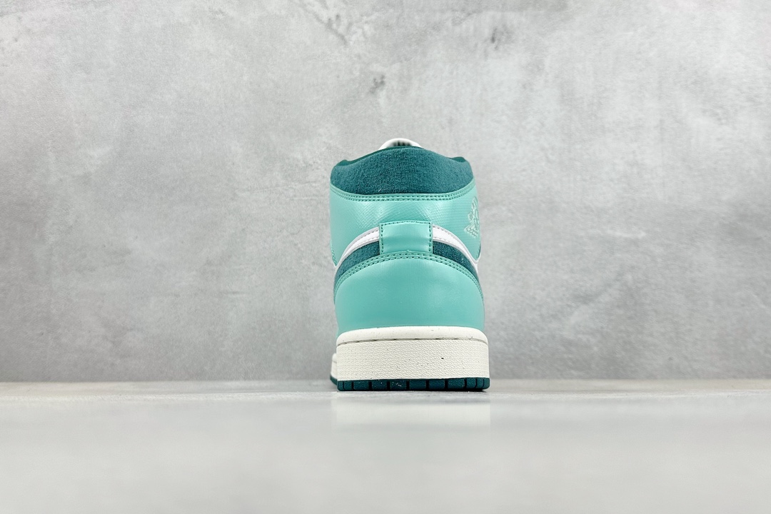 220 终端 K版 Jordan Air Jordan 1 Mid ”Bleached Turquoise” ME冰蓝 DZ3745-300