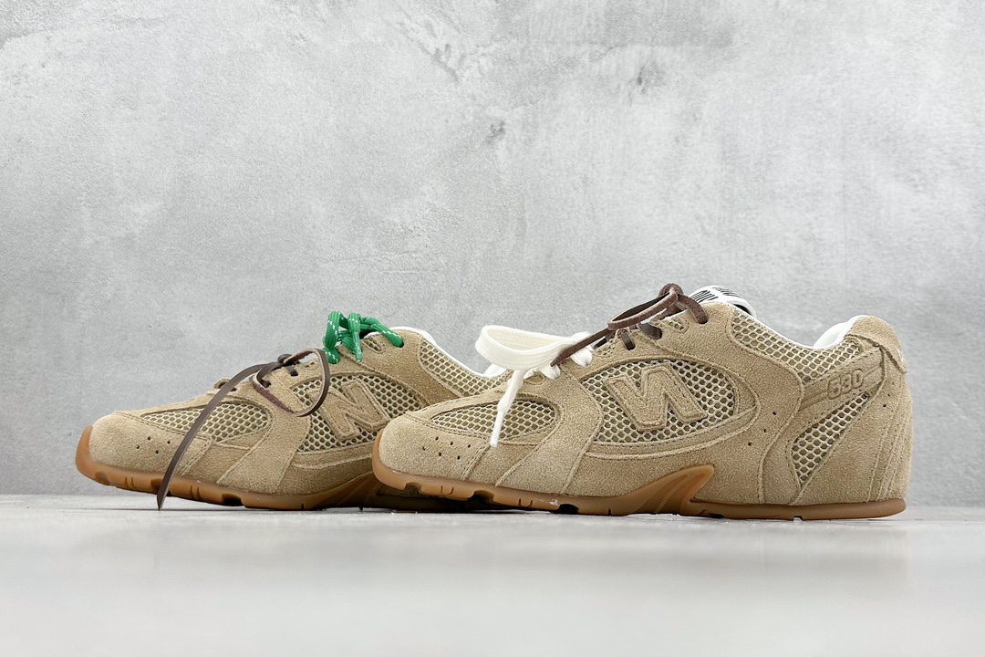 350 Miu Miu x New Balance联名款运动鞋 New Balance 530 学院风