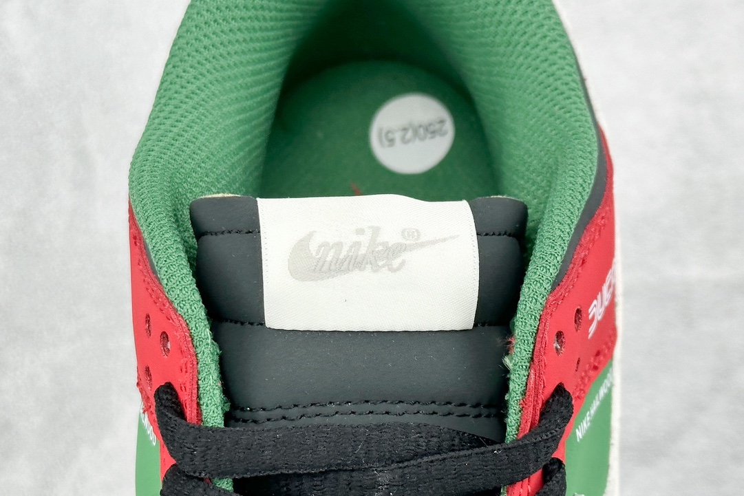 300 DK版 Nk SB Dunk Low 赛车红绿配色 低帮休闲运动滑板板鞋 MU0232-361
