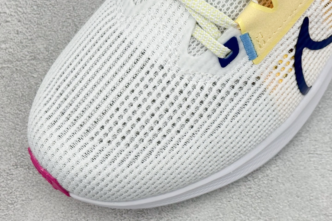 RS version of Air Zoom Pegasus 40 DV3853-105