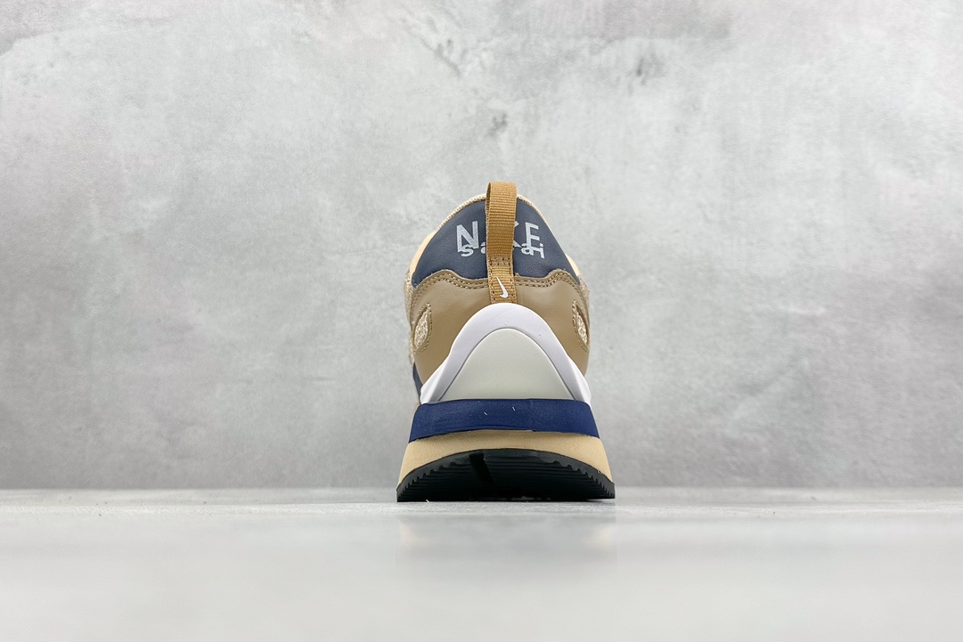 Sacai x NIKE VAPORWAFFLE sesame and blue void CV1363-102