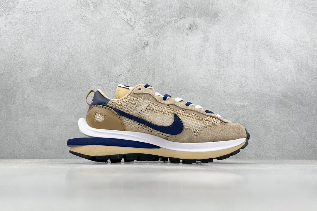 Sacai x NIKE VAPORWAFFLE sesame and blue void CV1363-102