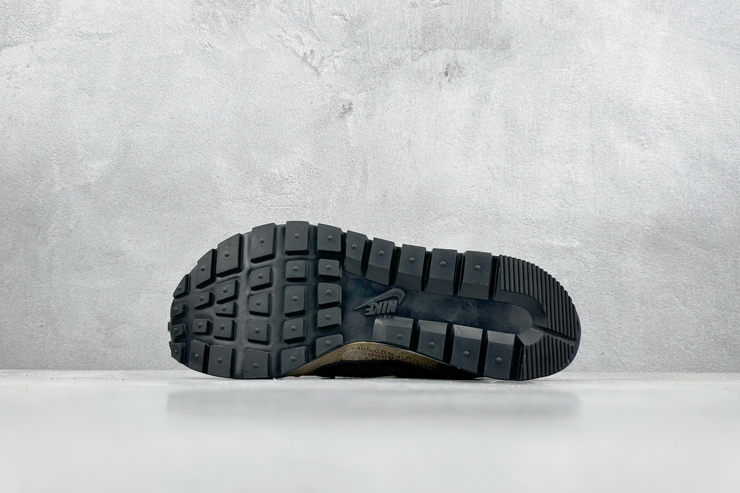 Sacai x NIKE VAPORWAFFLE sesame and blue void CV1363-102