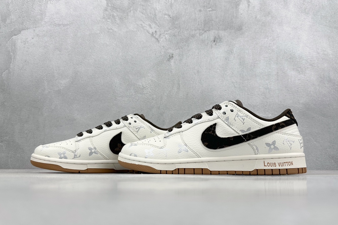 300 Nike SB Dunk Low x Louis Vuitton 印花米白黑 DQ1098-341