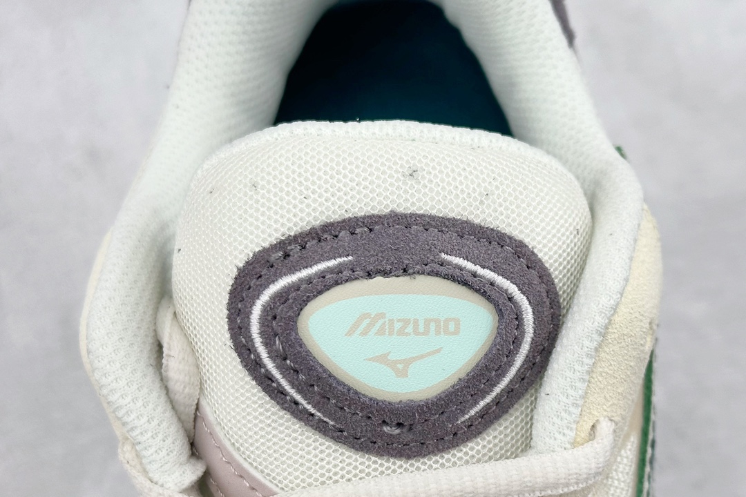 220 Mizuno 美津浓 Wave Rider Beta 复古时尚休闲舒适减震运动跑步鞋  D1GA330907