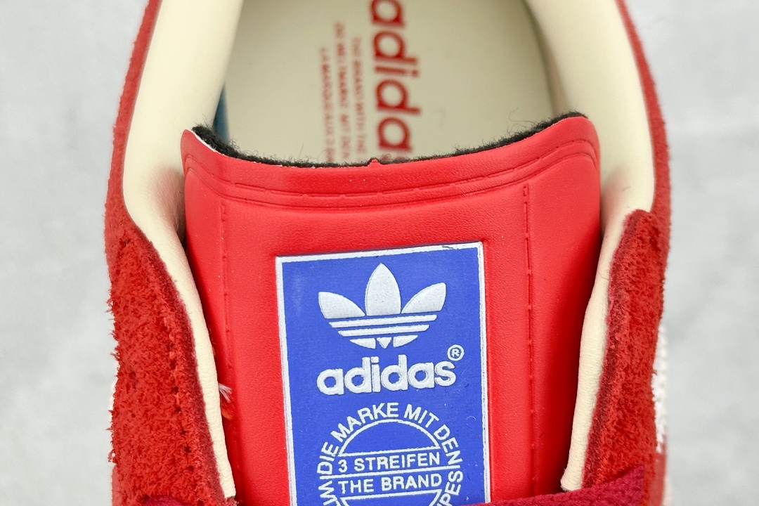 160 YH AD Gazelle Indoor Trainers 羚羊内训系列低帮复古百搭休闲运动德训风板鞋 IF1808