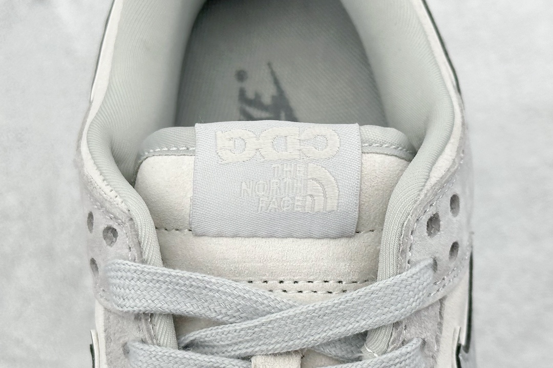 300 Nike SB Dunk Low x CDG x The North Face 灰白 DQ1098-338